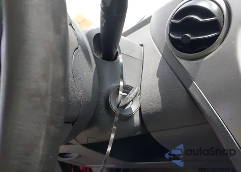 2004 Saturn Ion 3 from USA, damaged, VIN 1G8AL52F84Z196856